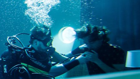 Dancer Gonzalo Cruzinha gets oxygen