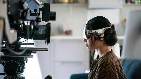3-Body-Problem-cinematography-Jonathan-Freeman-Richard-Donnelly-ARRI-Rental-ALEXA-Mini-LF-camera-ALFA-anamorphic-lenses-BTS-On-Set-Episode-1-Netflix