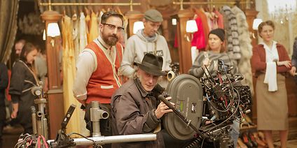 Pablo-Larrain-director-camera-operating-35mm-ARRICAM-Maria-Ed-Lachman-cinematography