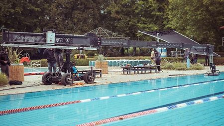22 Bahnen_Hexatron at swimmingpool